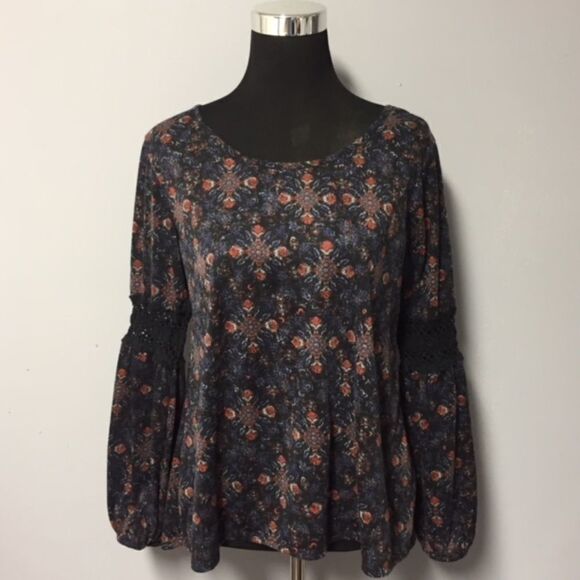 Floral Top w/ Lace Sleeve Detail - Picture 1 of 5
